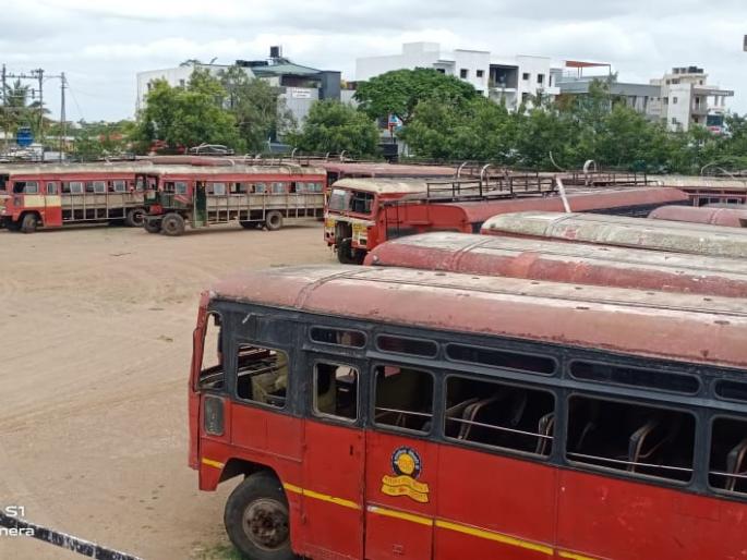 35 ST buses in the district are out of date! | जिल्ह्यातील ३५ एसटी बसेस ठरल्या कालबाह्य! 35 ST buses in the district are out of date! | जिल्ह्यातील ३५ एसटी बसेस ठरल्या कालबाह्य!
