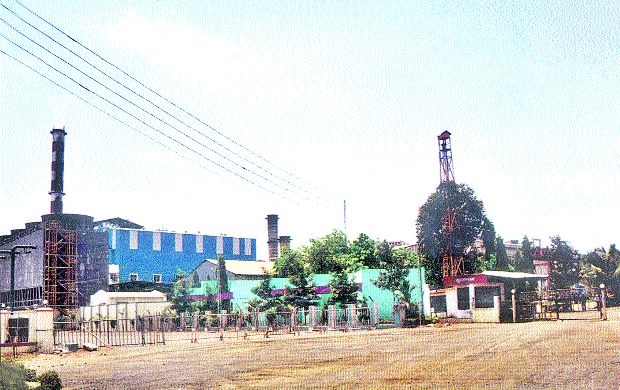 Hunger of employees given land for fat | वसाकासाठी जमिनी दिलेल्या कर्मचाऱ्यांची उपासमार