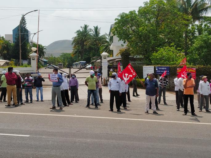Workers' agitation in Gonde industrial estate | गोंदे औद्योगिक वसाहतीत कामगारांचे आंदोलन Workers' agitation in Gonde industrial estate | गोंदे औद्योगिक वसाहतीत कामगारांचे आंदोलन