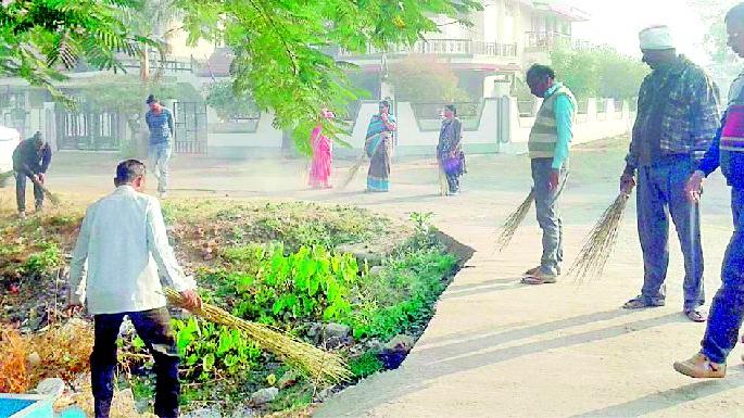 The 'cleanliness campaign' went on in the car | कारंजात ‘स्वच्छता मोहीम’ झाली लोकचळवळ The 'cleanliness campaign' went on in the car | कारंजात ‘स्वच्छता मोहीम’ झाली लोकचळवळ