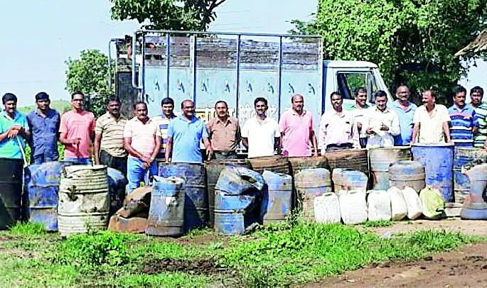 1 Lac 50 thousand pigeon forfeiture seized | १ लाख ५० हजाराचा दारूसाठा जप्त