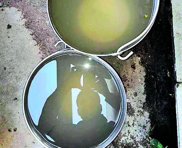Scorching thighs on cane water | कॅनच्या पाण्यावर भागतेय तहान Scorching thighs on cane water | कॅनच्या पाण्यावर भागतेय तहान