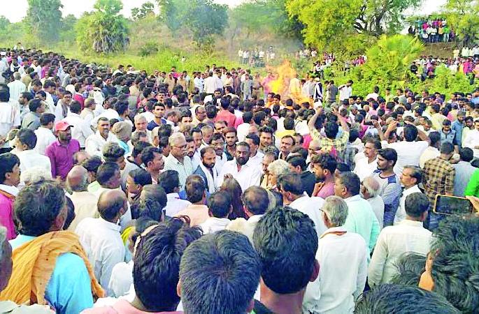 The victim told the police the name of the accused | पोलिसांसमोर पीडितेने सांगितले आरोपीचे नाव The victim told the police the name of the accused | पोलिसांसमोर पीडितेने सांगितले आरोपीचे नाव