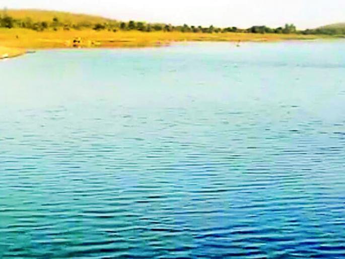 If you do not get remuneration, then take water supply in Malatpur lake | मोबदला न मिळाल्यास मलातपूर तलावात जलसमाधी घेणार