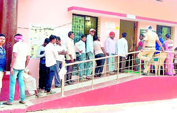 Lok Sabha Election 2019; Celebration of democracy; Reported 'People' | Lok Sabha Election 2019; उत्सव लोकशाहीचा; नोंदविले ‘लोक’मत