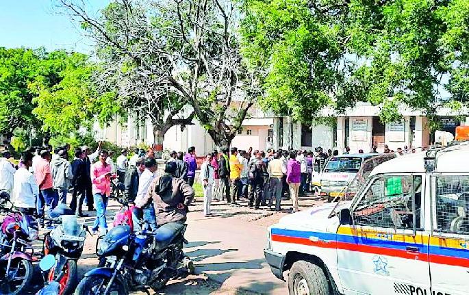 Worker's life ended by financial crunch | आर्थिक विवंचनेतून गिरणी कामगाराने संपविले जीवन Worker's life ended by financial crunch | आर्थिक विवंचनेतून गिरणी कामगाराने संपविले जीवन