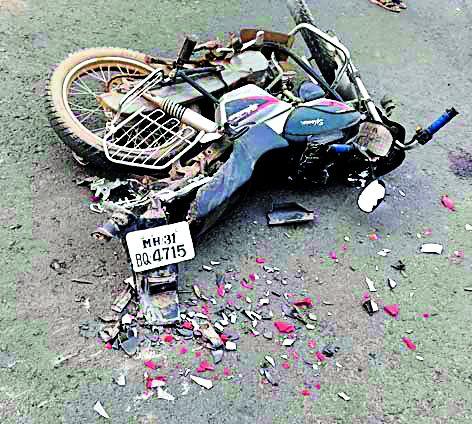 The death of both in different accidents | वेगवेगळ्या अपघातांत दोघांचा मृत्यू The death of both in different accidents | वेगवेगळ्या अपघातांत दोघांचा मृत्यू