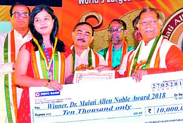 Anjali Raut's Honor | अंजली राऊत यांचा सन्मान Anjali Raut's Honor | अंजली राऊत यांचा सन्मान