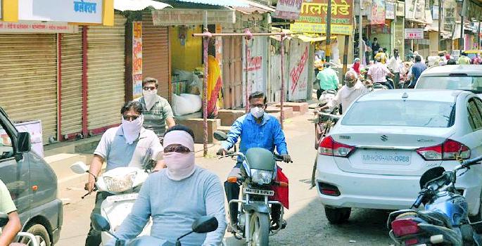 Traffic jam in lockdown | लॉकडाऊनमध्येही ट्राफिक जाम
