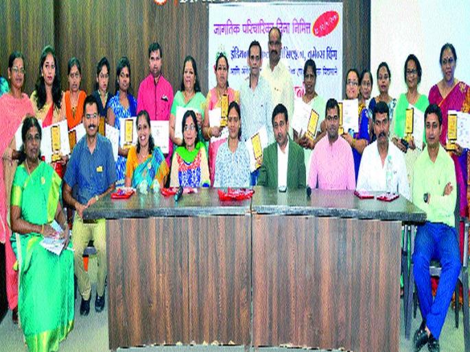 The nurse's positive energy source: Madhuri Kangana | परिचारिका या सकारात्मक ऊर्जेचा स्रोत : माधुरी कांगणे The nurse's positive energy source: Madhuri Kangana | परिचारिका या सकारात्मक ऊर्जेचा स्रोत : माधुरी कांगणे