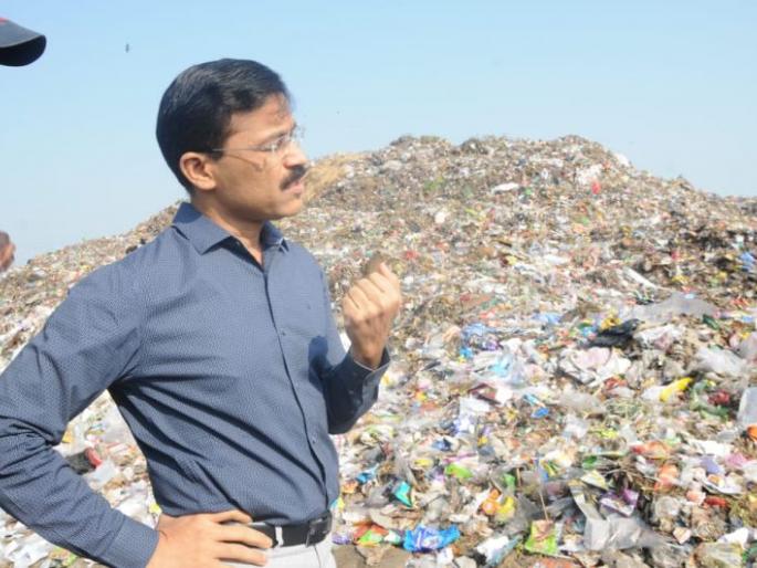 Tukaram Mundhe gives a sudden visit to the waste project | आयुक्त तुकाराम मुंढे अचानक पोहचले डम्पिंग यार्डवर Tukaram Mundhe gives a sudden visit to the waste project | आयुक्त तुकाराम मुंढे अचानक पोहचले डम्पिंग यार्डवर