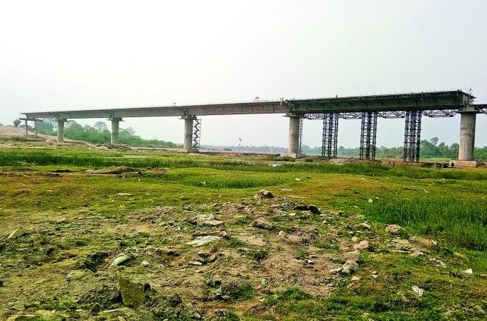 Loss of Kanhan river in Nagpur district | नागपूर जिल्ह्यातील कन्हान नदीचा घटतोय साठा Loss of Kanhan river in Nagpur district | नागपूर जिल्ह्यातील कन्हान नदीचा घटतोय साठा