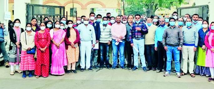 Doctor's murder: The assailant reached Dhanki from Umarkhed in 12 minutes | डाॅक्टरची हत्या : हल्लेखोराने १२ मिनिटात उमरखेडवरून गाठली ढाणकी Doctor's murder: The assailant reached Dhanki from Umarkhed in 12 minutes | डाॅक्टरची हत्या : हल्लेखोराने १२ मिनिटात उमरखेडवरून गाठली ढाणकी