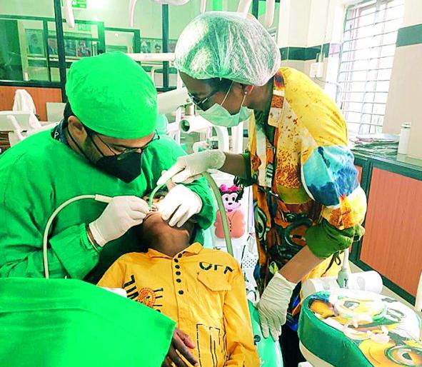 Out of 2,341 students, 751 students were diagnosed with dental fluorosis | २,३४१ विद्यार्थ्यांपैकी ७५१ विद्यार्थ्यांना ‘डेंटल फ्लोरोसिस’चा विळखा