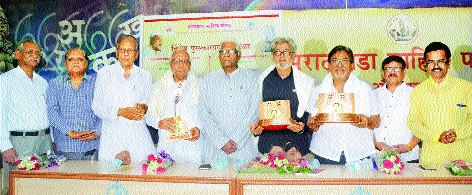 Awareness due to democracy - Suresh Dwashashivard | जागृतीमुळे लोकशाही परिपक्व- सुरेश द्वादशीवार Awareness due to democracy - Suresh Dwashashivard | जागृतीमुळे लोकशाही परिपक्व- सुरेश द्वादशीवार