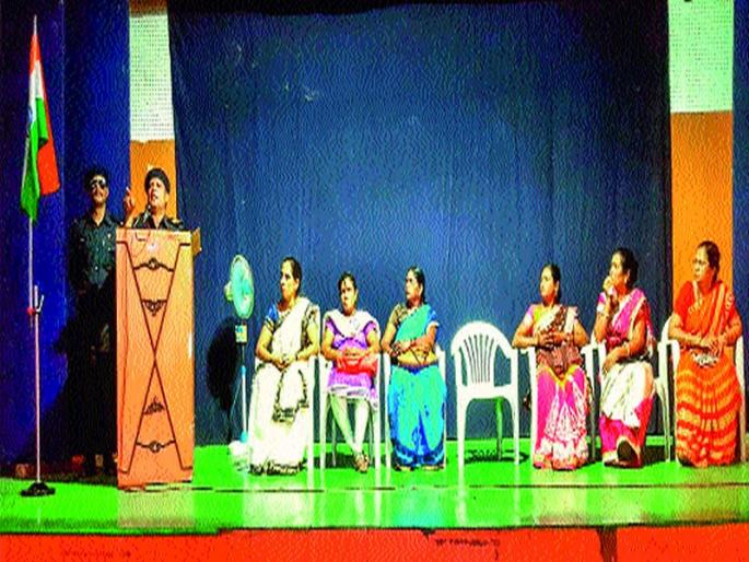 Against the ban on the anganwadi court, the court | अंगणवाडी बंदीच्या विरोधात न्यायालयात धाव Against the ban on the anganwadi court, the court | अंगणवाडी बंदीच्या विरोधात न्यायालयात धाव