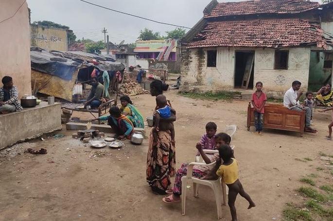 Sir, tell me what to do; people in trouble in Bhandara district | साहेब, काय बी करा आमाले मदत करा, मोठ्या सायबाले सांगा