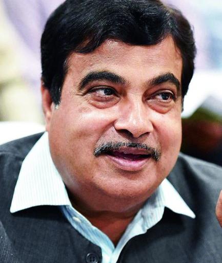 Gadkari visits Bhagvat in Nagpur | नागपुरात गडकरींनी घेतली सरसंघचालकांची भेट Gadkari visits Bhagvat in Nagpur | नागपुरात गडकरींनी घेतली सरसंघचालकांची भेट