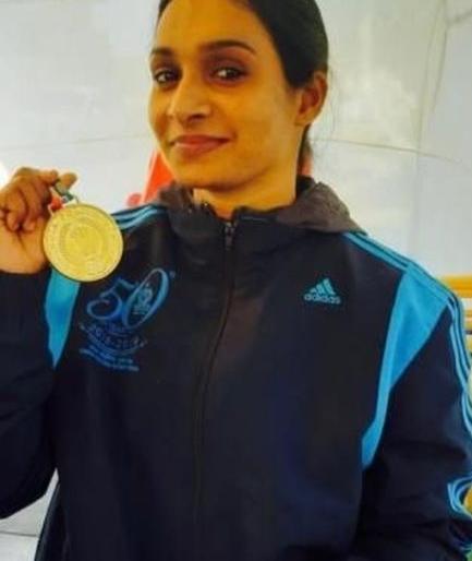 Shivchhatrapati prize winner Diksha Gaikwad wins gold medal in weight lifting | शिवछत्रपती पुरस्कार विजेती दीक्षा गायकवाड हिची सुवर्णझेप Shivchhatrapati prize winner Diksha Gaikwad wins gold medal in weight lifting | शिवछत्रपती पुरस्कार विजेती दीक्षा गायकवाड हिची सुवर्णझेप