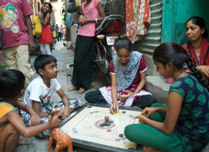 kids are in playing mood is at home, study books in the bag! | चिमुकल्यांचा मूड रमला घरात, अभ्यासाची पुस्तके दप्तरात! kids are in playing mood is at home, study books in the bag! | चिमुकल्यांचा मूड रमला घरात, अभ्यासाची पुस्तके दप्तरात!
