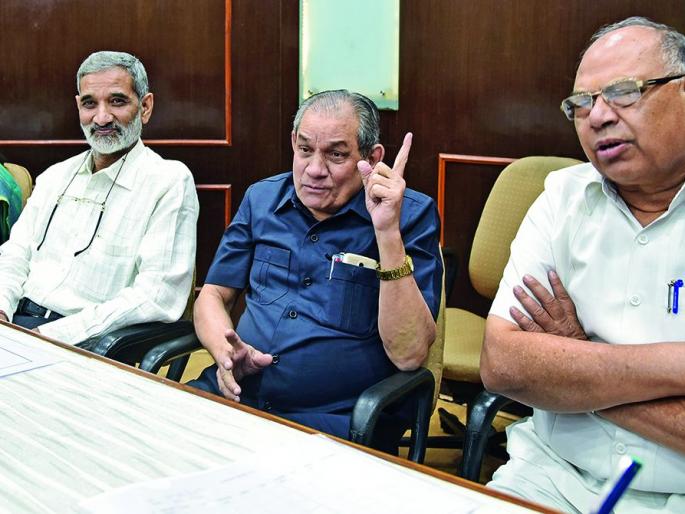 Public awareness of Maratha reservation will be completed till the monsoon | मराठा आरक्षणाची जनसुनावणी पावसाळ्यापर्यंत पूर्ण करणार Public awareness of Maratha reservation will be completed till the monsoon | मराठा आरक्षणाची जनसुनावणी पावसाळ्यापर्यंत पूर्ण करणार