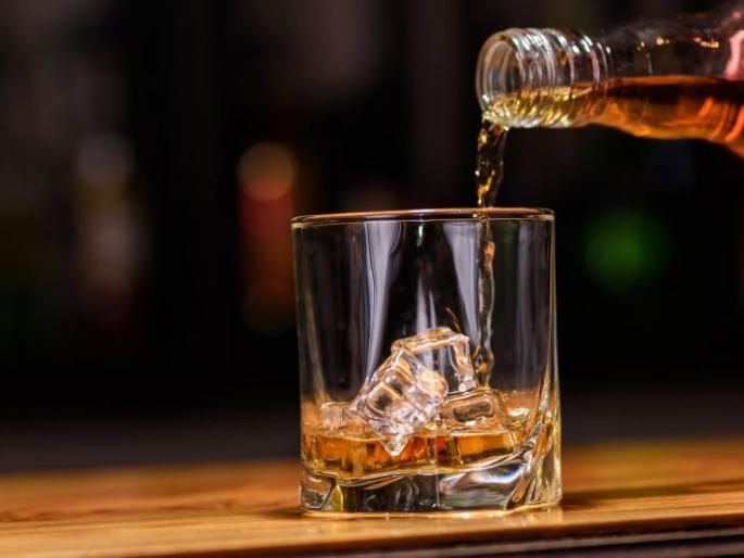 In the Wardha district, 1691 citizens got liquor permit | दारुबंदीच्या वर्धा जिल्ह्यात १६९१ मद्यपींना मिळाली सवलत In the Wardha district, 1691 citizens got liquor permit | दारुबंदीच्या वर्धा जिल्ह्यात १६९१ मद्यपींना मिळाली सवलत