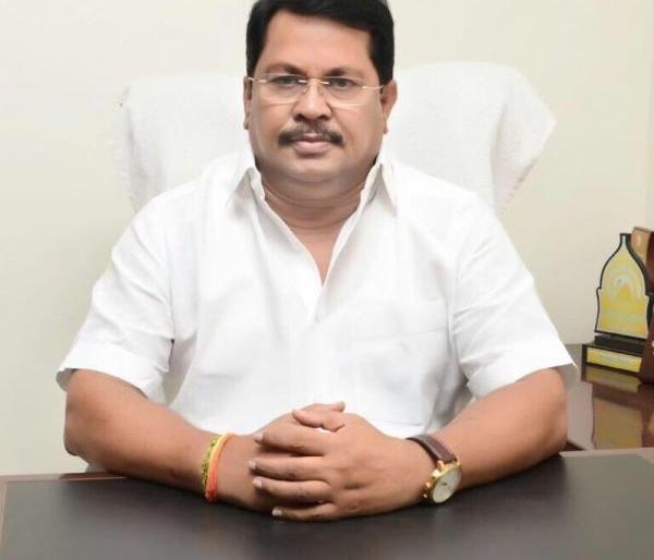 Why arguments on Avni was killed; The question of Vijay Vedettiwar | अवनीला ठार केल्याचा एवढा बाऊ कशाला; विजय वडेट्टीवार यांचा सवाल Why arguments on Avni was killed; The question of Vijay Vedettiwar | अवनीला ठार केल्याचा एवढा बाऊ कशाला; विजय वडेट्टीवार यांचा सवाल