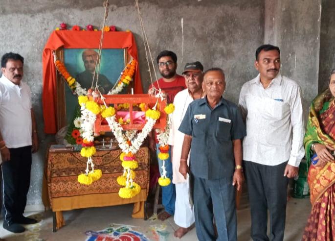 Vivekananda's birth anniversary in Swami Vivekananda Spiritual Center | स्वामी विवेकानंद आध्यात्मिक केंद्रात विवेकानंद जयंती उत्साहात Vivekananda's birth anniversary in Swami Vivekananda Spiritual Center | स्वामी विवेकानंद आध्यात्मिक केंद्रात विवेकानंद जयंती उत्साहात