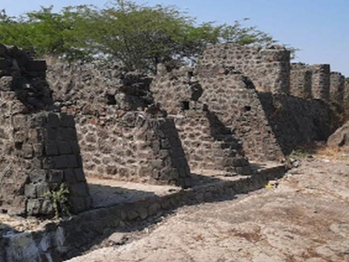 ZP survey of the 3 most vulnerable groups | नादुरुस्त ५ बंधाऱ्यांची जि.प.ने केली पहाणी