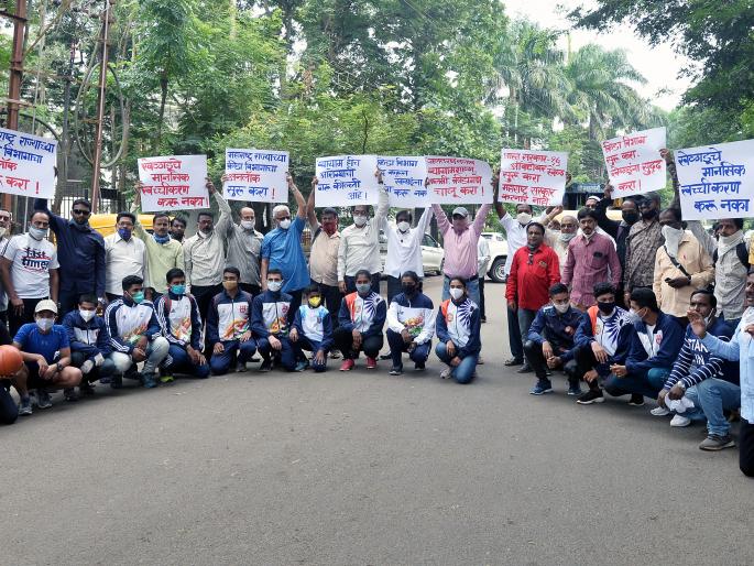The game was played on the streets: participation of citizens along with the players | चक्क रस्त्यावरच मांडला खेळ: खेळाडूंसह नागरिकांचा सहभाग The game was played on the streets: participation of citizens along with the players | चक्क रस्त्यावरच मांडला खेळ: खेळाडूंसह नागरिकांचा सहभाग