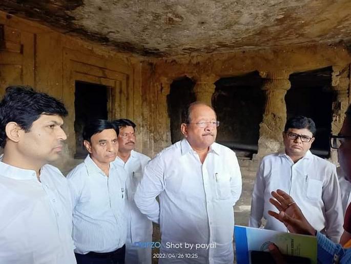 Development of Mandapeshwar Caves will be done by Archeology department till next November, success to Gopal Shetty's efforts | येत्या नोव्हेंबरपर्यंत पुरातत्व विभाग करणार मंडपेश्वर लेण्यांच्या विकास, गोपाळ शेट्टी यांच्या प्रयत्नांना यश Development of Mandapeshwar Caves will be done by Archeology department till next November, success to Gopal Shetty's efforts | येत्या नोव्हेंबरपर्यंत पुरातत्व विभाग करणार मंडपेश्वर लेण्यांच्या विकास, गोपाळ शेट्टी यांच्या प्रयत्नांना यश