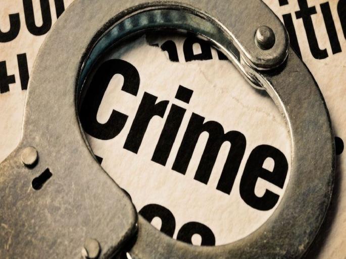 Knife attack on businessman trying to resolve dispute | भांडण सोडविणाऱ्या व्यापाऱ्यावर चाकूने प्राणघातक हल्ला Knife attack on businessman trying to resolve dispute | भांडण सोडविणाऱ्या व्यापाऱ्यावर चाकूने प्राणघातक हल्ला