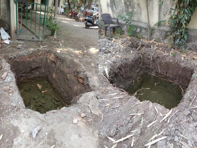 Nature's alchemy: water seepage into the dug pit! | निसर्गाची किमया : खोदलेल्या परसभर खड्ड्याला पाण्याचा पाझर !