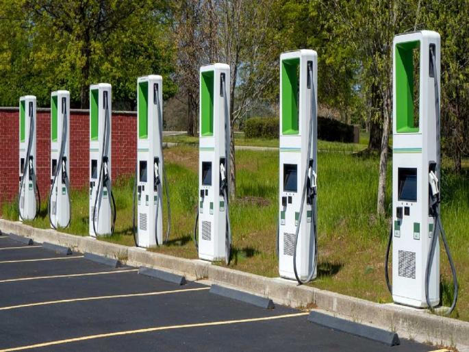 Now charging stations for electric vehicles in Nashik | नाशकात इलेक्ट्रिक वाहनांसाठी आता चार्जिंग स्टेशन Now charging stations for electric vehicles in Nashik | नाशकात इलेक्ट्रिक वाहनांसाठी आता चार्जिंग स्टेशन