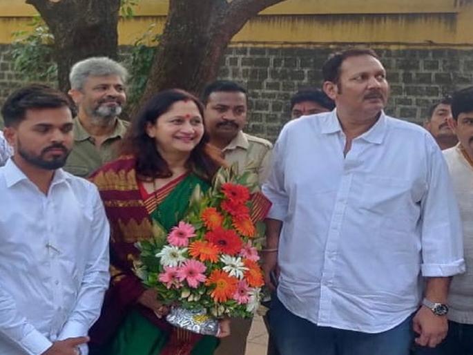 aai majhi kalubai serial controversy alka kubal meet udyanraje bhosle at satara | ‘आई माझी काळूबाई’चा वाद : अलका कुबल यांना धमक्यांचे फोन, घेतली उदयनराजे भोसलेंची भेट aai majhi kalubai serial controversy alka kubal meet udyanraje bhosle at satara | ‘आई माझी काळूबाई’चा वाद : अलका कुबल यांना धमक्यांचे फोन, घेतली उदयनराजे भोसलेंची भेट