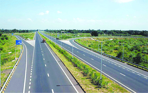 Surat - Chennai Greenfield Corridor will pass through 59 villages in Solapur district; Know the names of the villages | सुरत - चेन्नई ग्रीनफिल्ड कॉरिडॉर सोलापूर जिल्ह्यातील ५९ गावांमधून जाणार; जाणून घ्या गावांची नावे Surat - Chennai Greenfield Corridor will pass through 59 villages in Solapur district; Know the names of the villages | सुरत - चेन्नई ग्रीनफिल्ड कॉरिडॉर सोलापूर जिल्ह्यातील ५९ गावांमधून जाणार; जाणून घ्या गावांची नावे