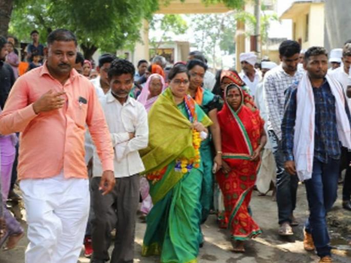 Thousands of witnesses have filed Kunal Patil's candidature | Vidhan Sabha 2019 : हजारोंच्या साक्षीने कुणाल पाटील यांची उमेदवारी दाखल Thousands of witnesses have filed Kunal Patil's candidature | Vidhan Sabha 2019 : हजारोंच्या साक्षीने कुणाल पाटील यांची उमेदवारी दाखल