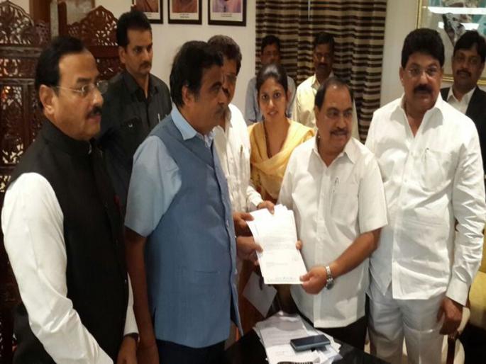 125 crore for parallel roads in Jalgaon city | जळगाव शहरातील महामार्गाच्या समांतर रस्त्यांसाठी १२५ कोटी 125 crore for parallel roads in Jalgaon city | जळगाव शहरातील महामार्गाच्या समांतर रस्त्यांसाठी १२५ कोटी