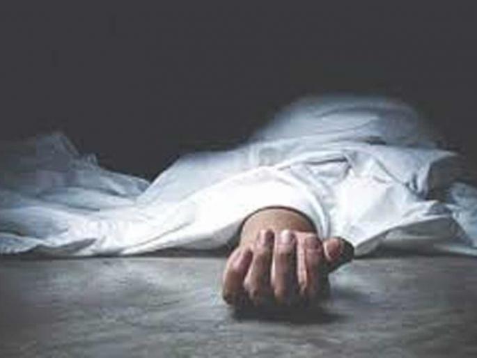 Shocking; Suicide of a doctor at a government hospital in Solapur | धक्कादायक; सोलापूरच्या शासकीय रूग्णालयातील डॉक्टराची आत्महत्या Shocking; Suicide of a doctor at a government hospital in Solapur | धक्कादायक; सोलापूरच्या शासकीय रूग्णालयातील डॉक्टराची आत्महत्या