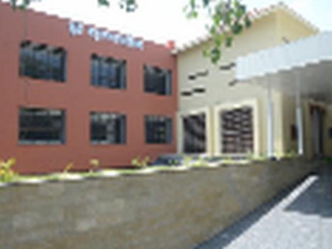 Hoardings with unauthorized buildings in the city, 'Kanadola' by Banners | शहरातील अनधिकृत मंडपांसह होर्डिंग्ज, बॅनर्सकडे ‘कानाडोळा’ Hoardings with unauthorized buildings in the city, 'Kanadola' by Banners | शहरातील अनधिकृत मंडपांसह होर्डिंग्ज, बॅनर्सकडे ‘कानाडोळा’