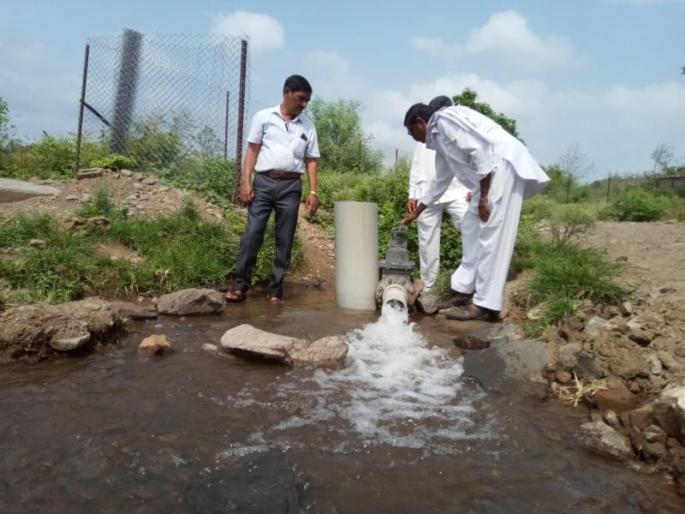 'Zero Gravity' project a success: Water reaches farmers' dams without electricity | 'झीरो ग्रॅव्हिटी' प्रकल्प यशस्वी : विजेशिवाय शेतकऱ्यांच्या बांधावर पोहोचले पाणी 'Zero Gravity' project a success: Water reaches farmers' dams without electricity | 'झीरो ग्रॅव्हिटी' प्रकल्प यशस्वी : विजेशिवाय शेतकऱ्यांच्या बांधावर पोहोचले पाणी