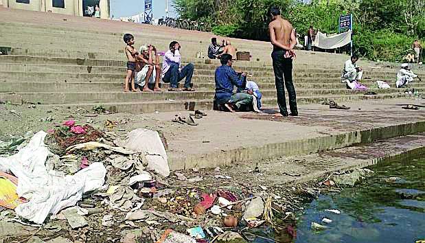 Knowledge of Kundanapur's Ashighghat dam | कौंडण्यपूरचा अस्थीघाट घाणीच्या विळख्यात Knowledge of Kundanapur's Ashighghat dam | कौंडण्यपूरचा अस्थीघाट घाणीच्या विळख्यात