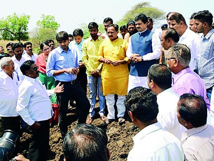 There is no shortage of water for the water reservoir | जलशिवारसाठी निधीची कमी नाही There is no shortage of water for the water reservoir | जलशिवारसाठी निधीची कमी नाही