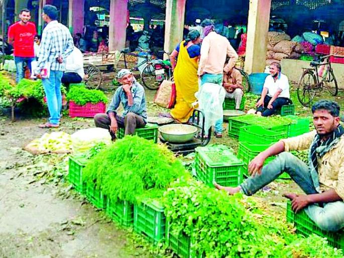 Vegetable inflows continue to pick up | भाजीपाल्याची आवक वाढूनही तेजी कायम Vegetable inflows continue to pick up | भाजीपाल्याची आवक वाढूनही तेजी कायम