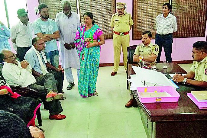 Post mortem of the dead body after assassination | चौकशीच्या आश्वासनानंतर मृतदेहाचे शवविच्छेदन Post mortem of the dead body after assassination | चौकशीच्या आश्वासनानंतर मृतदेहाचे शवविच्छेदन