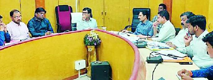 Take drastic action against encroachments | अतिक्रमितांविरुद्ध कठोर कारवाई करा Take drastic action against encroachments | अतिक्रमितांविरुद्ध कठोर कारवाई करा