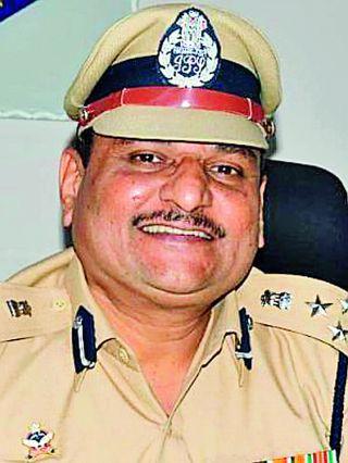 CPI casual message message and police manual | सीपींच्या आकस्मिक भेटीचा संदेश अन् पोलीस शिस्तीत CPI casual message message and police manual | सीपींच्या आकस्मिक भेटीचा संदेश अन् पोलीस शिस्तीत