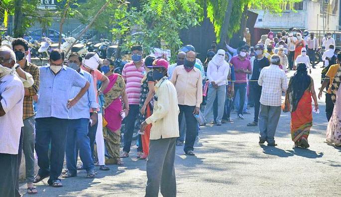 Centers for infection, not vaccinations | लसीकरणाची नव्हे, संक्रमणाची केंद्रे Centers for infection, not vaccinations | लसीकरणाची नव्हे, संक्रमणाची केंद्रे