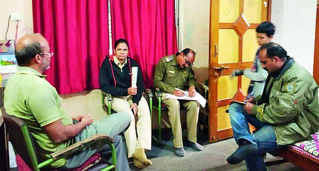 Another flat broke out | आणखी एक फ्लॅट फोडला