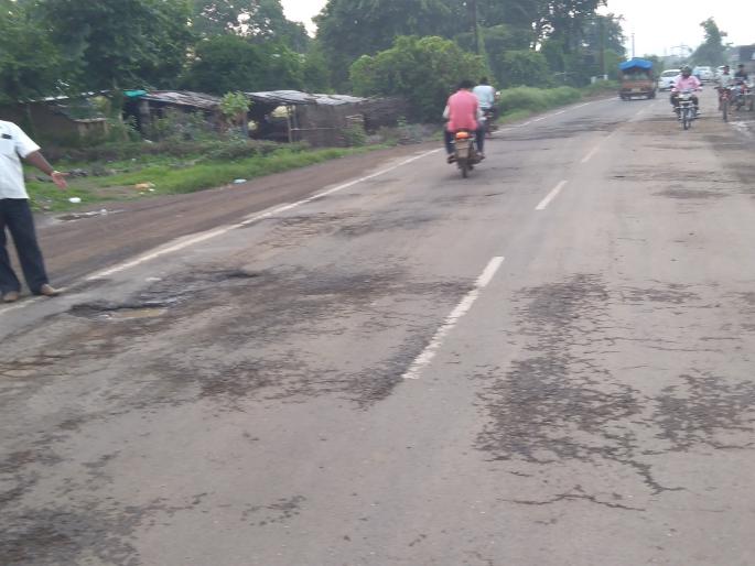 Poor condition of Aundane to Taharabad road | औंदाणे ते ताहाराबाद रस्त्याची दुरवस्था Poor condition of Aundane to Taharabad road | औंदाणे ते ताहाराबाद रस्त्याची दुरवस्था